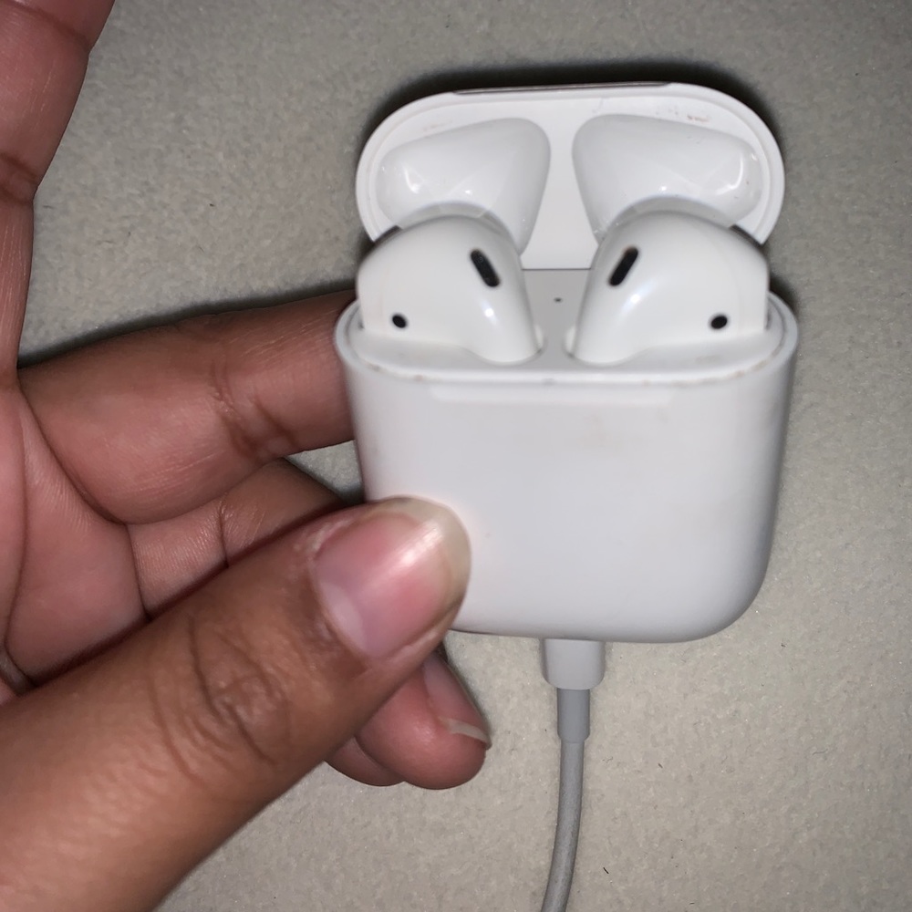 Air pods (1st gen)